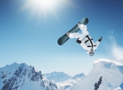 9you娱乐-双城记，伯纳乌的战术碾压与摩纳哥的速度统治—当足球与F1在同一周末上演强势接管