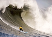 九游娱乐网站-赛道与绿茵的交响，姆巴佩主宰的F1年度争冠之夜