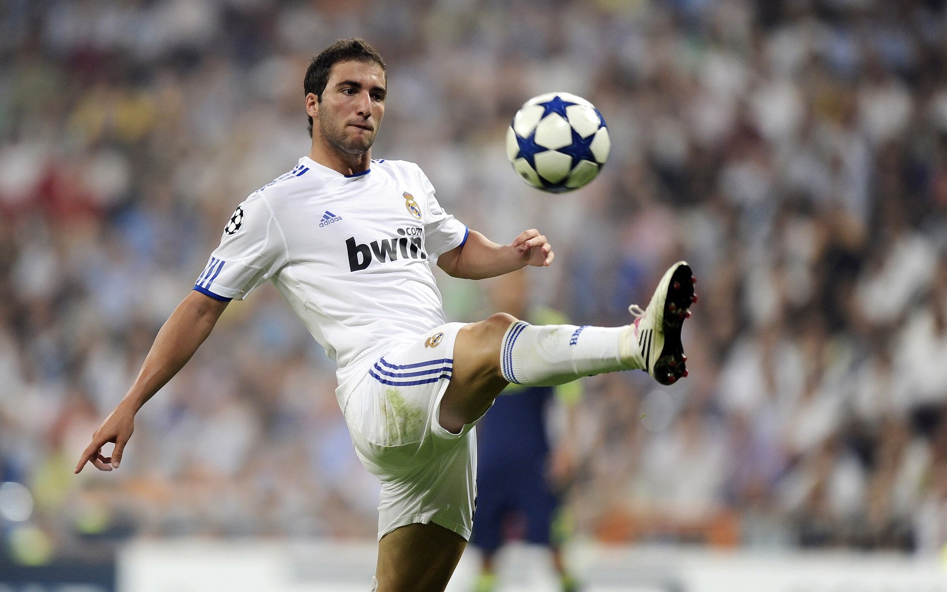 意甲焦点战？马赛强势拿下伊拉克，一场跨越时空的足球误读