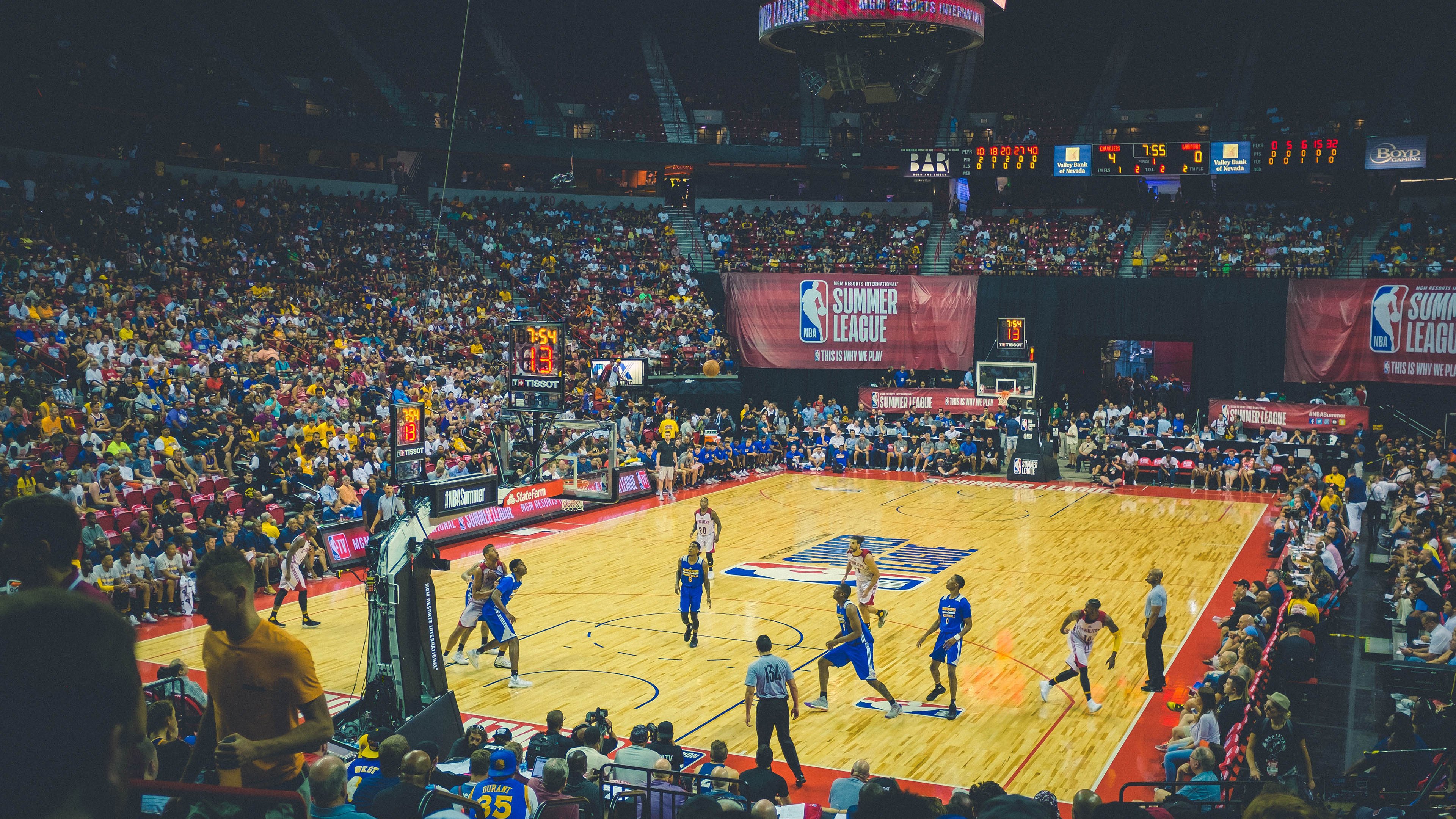 那不勒斯最后时刻击败智利，穆勒关键节点连续得分改写历史