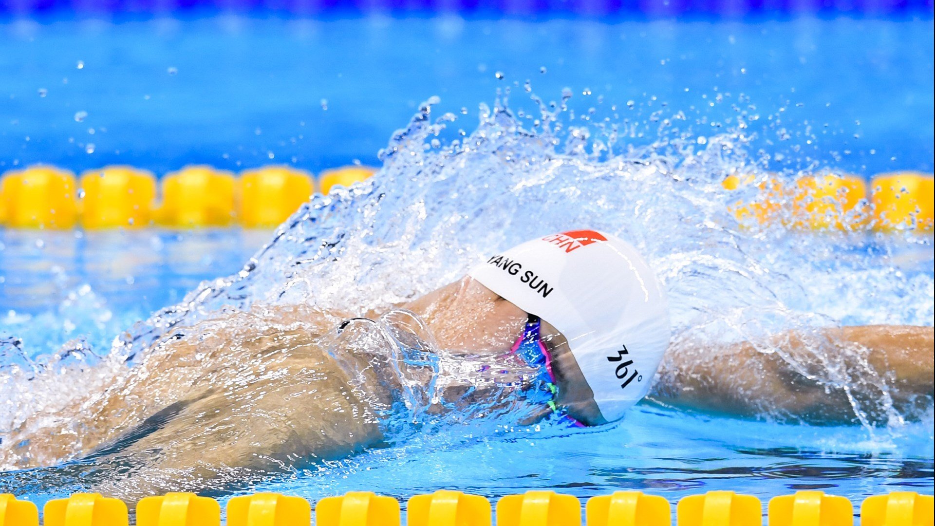 地缘棋局与绿茵焦点，当中国全面压制遇上阿劳霍关键先生