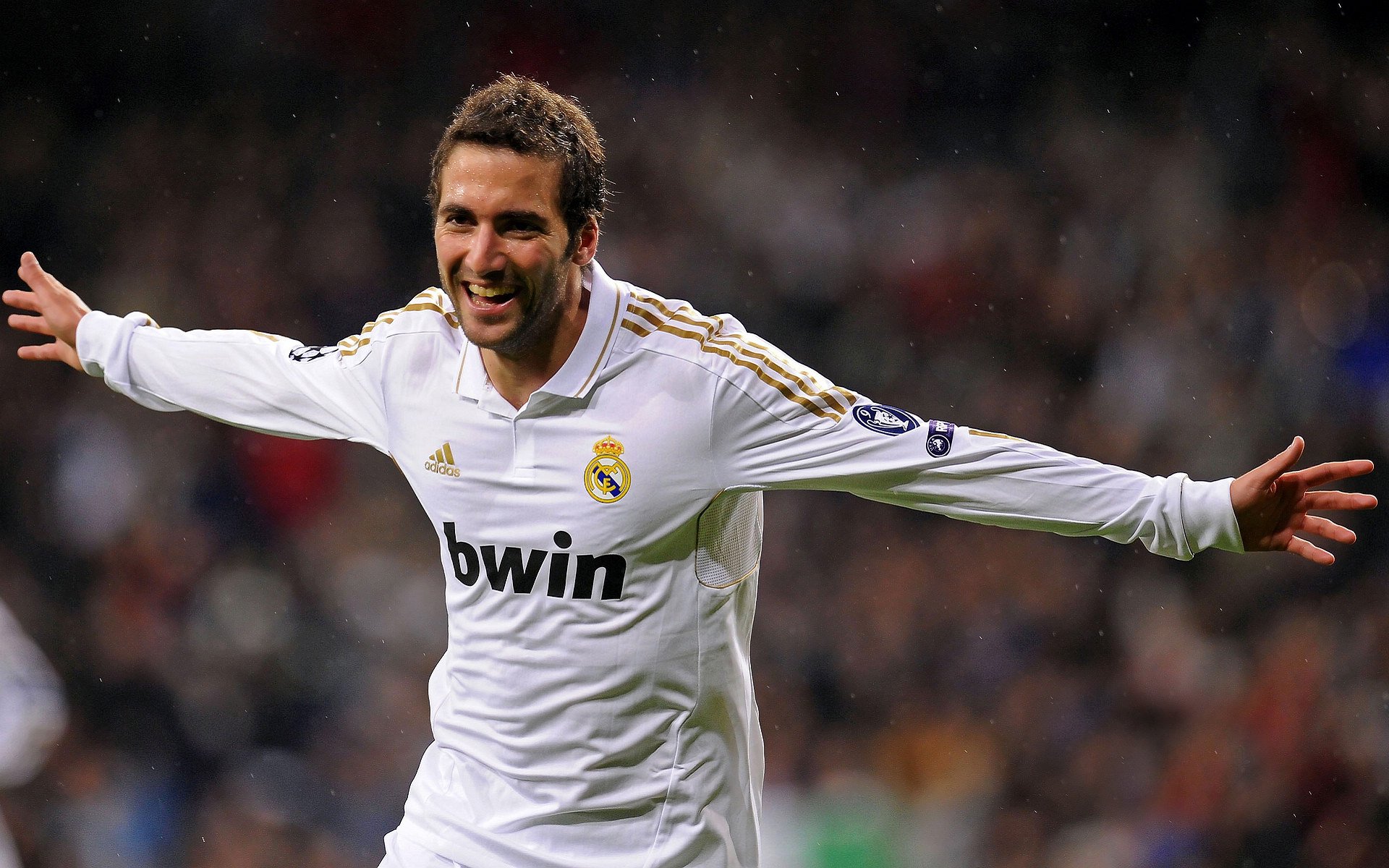 圣西罗的征服之夜，戈麦斯导演，红黑军团碾压巴黎的战术交响曲