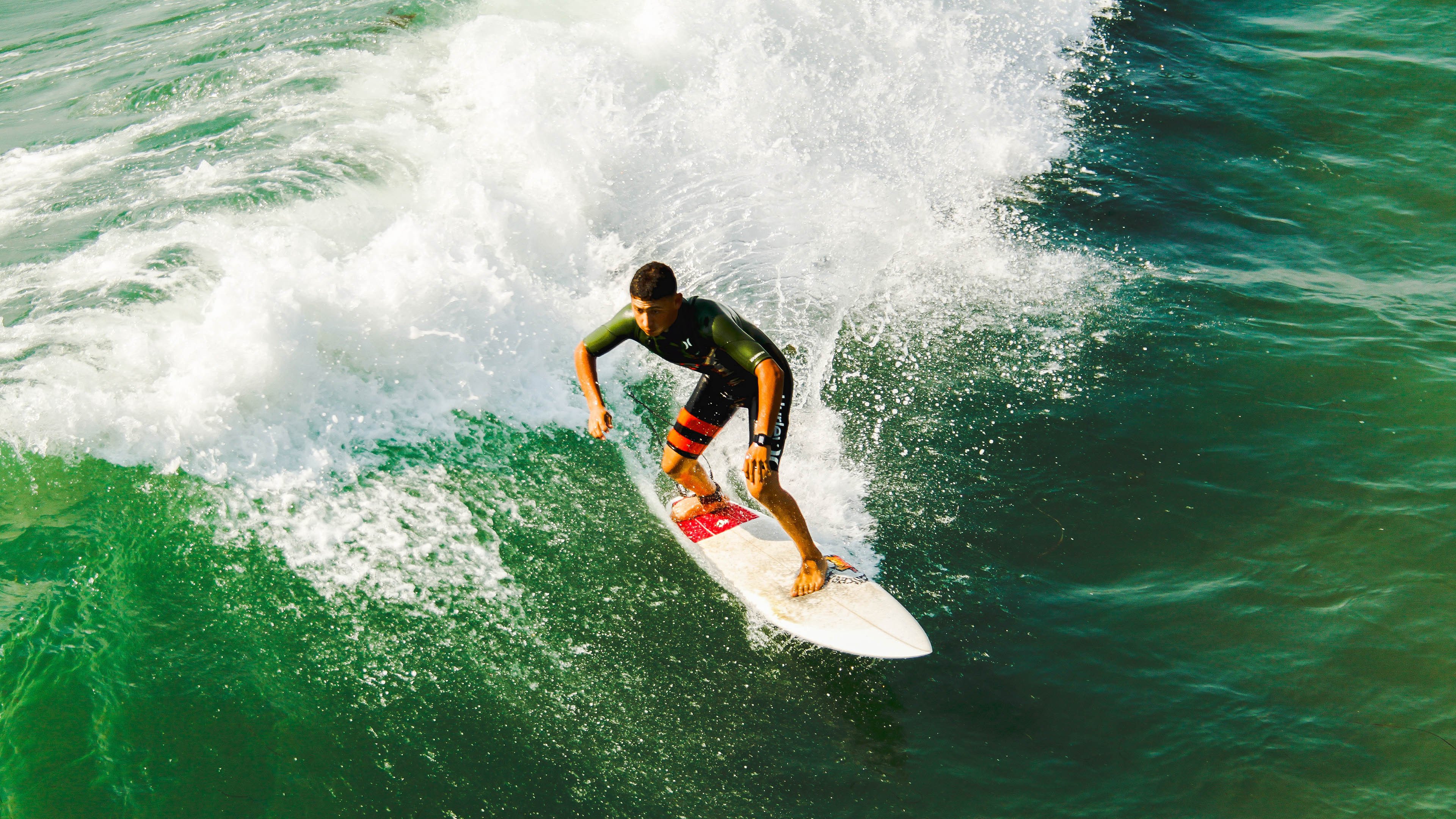 赛道上的最后一秒，勒克莱尔绝杀艺术，红牛车队险胜哈斯